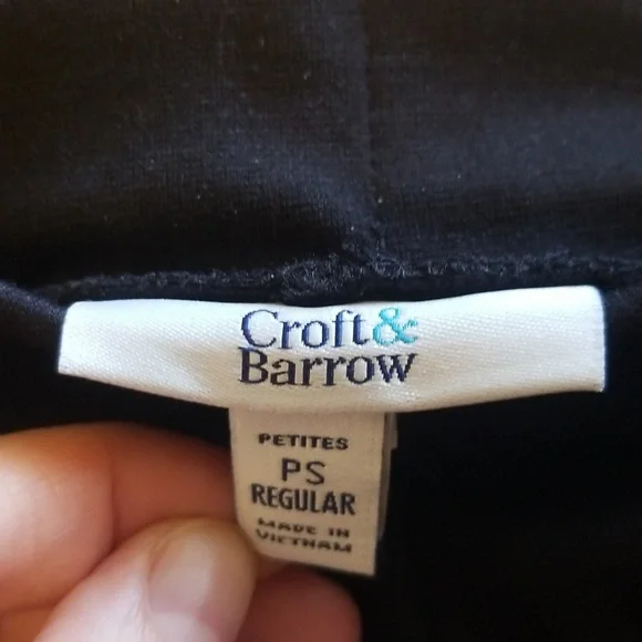 Croft & Barrow Petite Women's Black Pull-on Pants - Picture 3 of 8